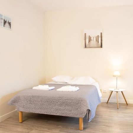 Le 12 Carnot - Serenite Assuree Dans Ce Grand Studio Poitiers Exterior photo