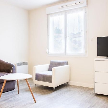 Le 12 Carnot - Serenite Assuree Dans Ce Grand Studio Poitiers Exterior photo