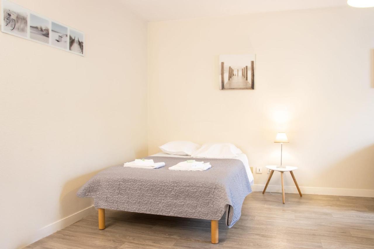 Le 12 Carnot - Serenite Assuree Dans Ce Grand Studio Poitiers Exterior photo