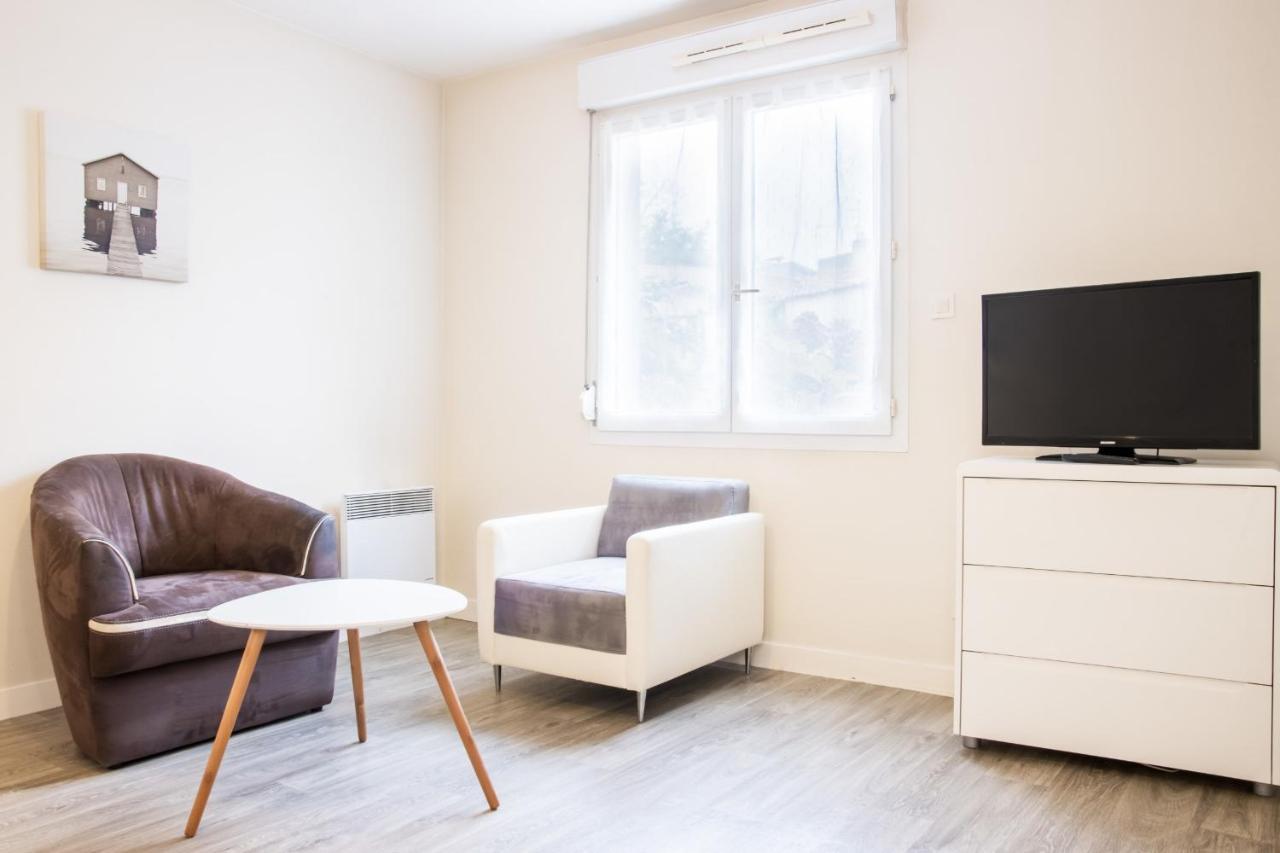 Le 12 Carnot - Serenite Assuree Dans Ce Grand Studio Poitiers Exterior photo